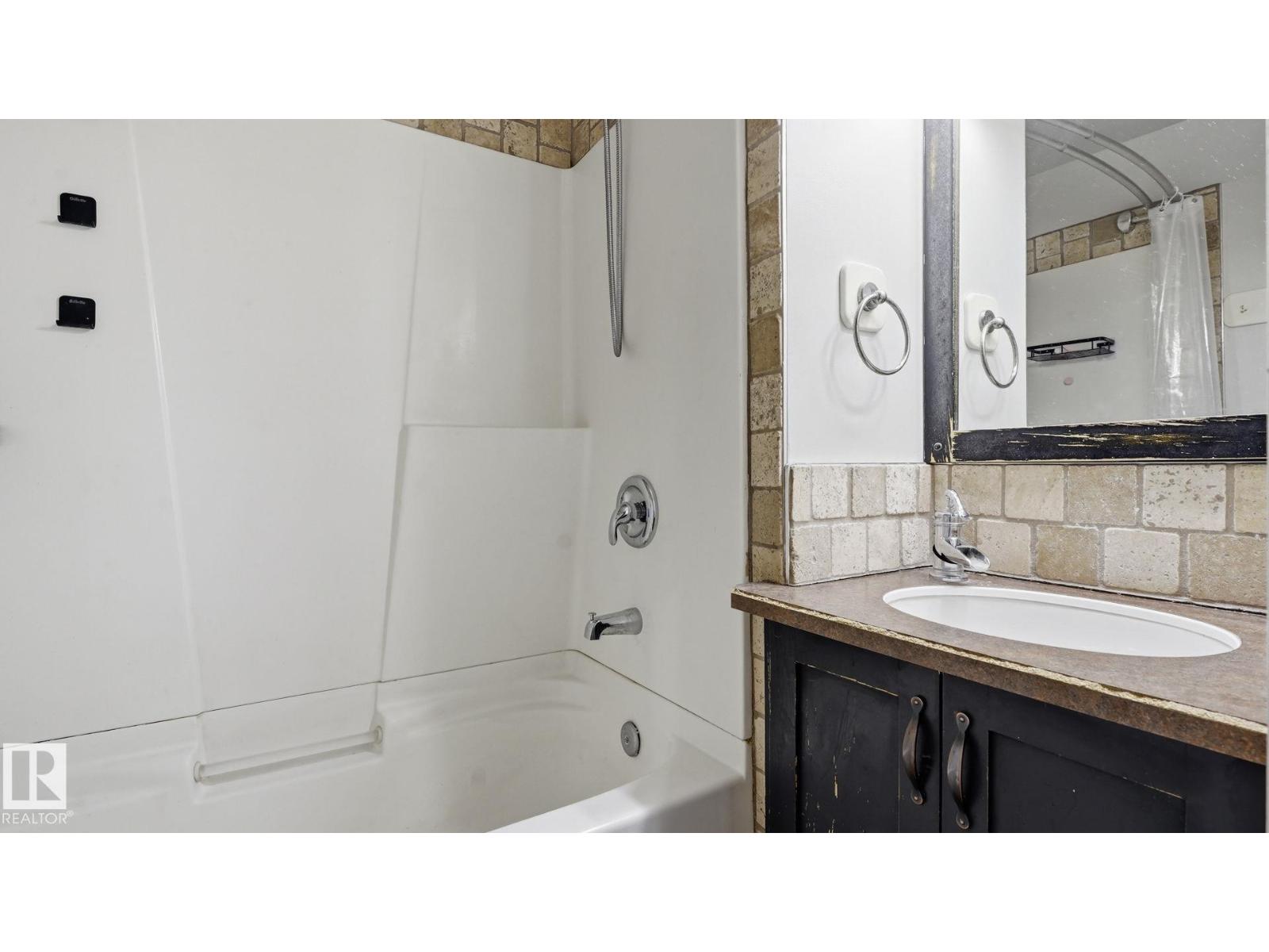 10115 104 ST - 19