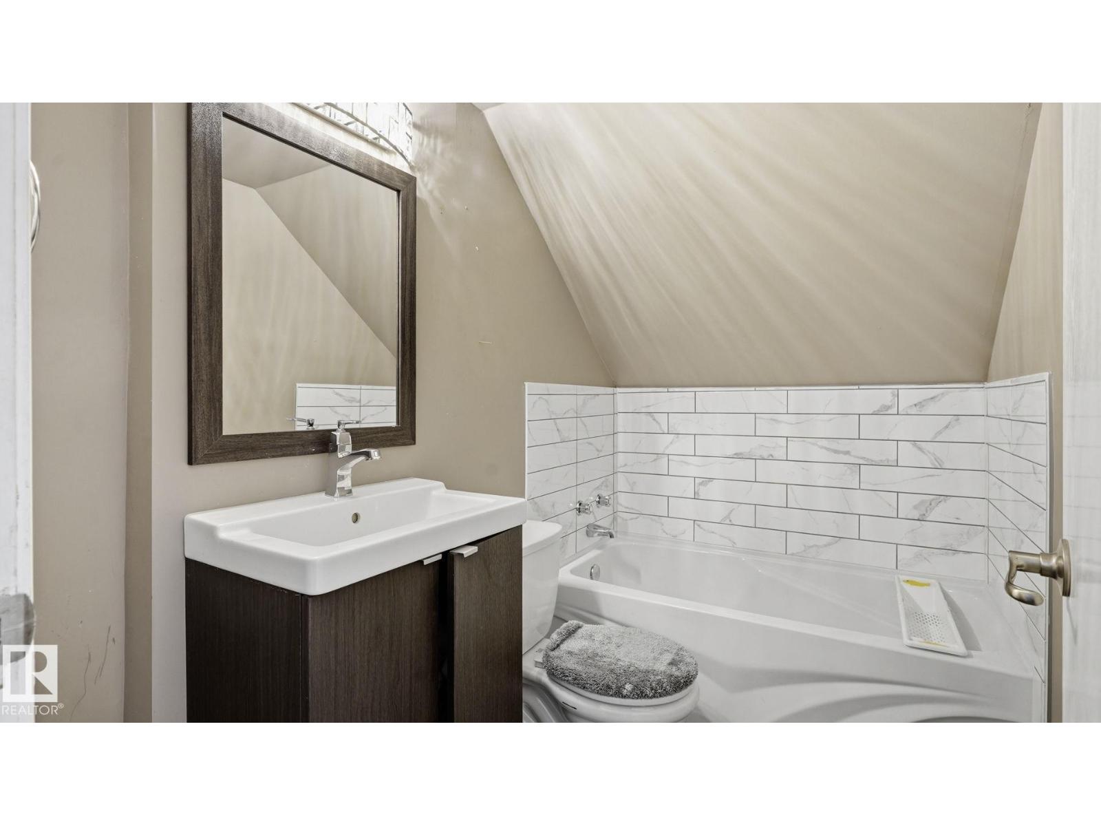 10115 104 ST - 23