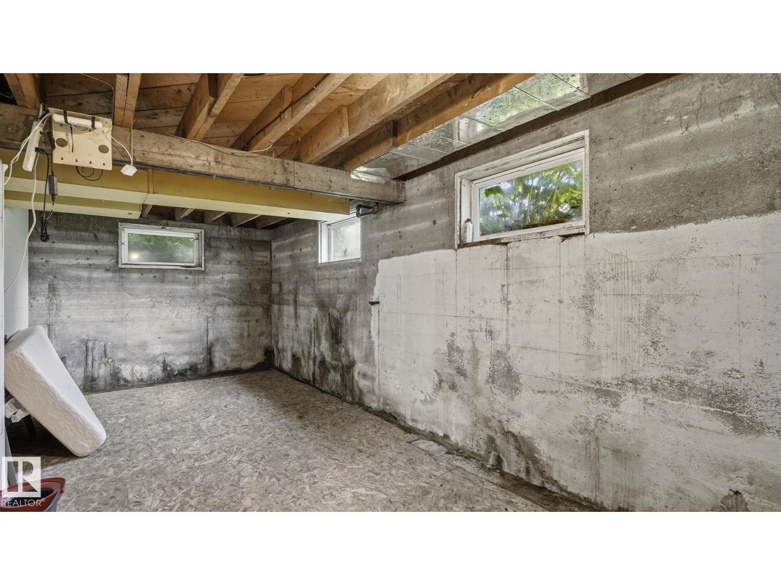10115 104 ST - 24
