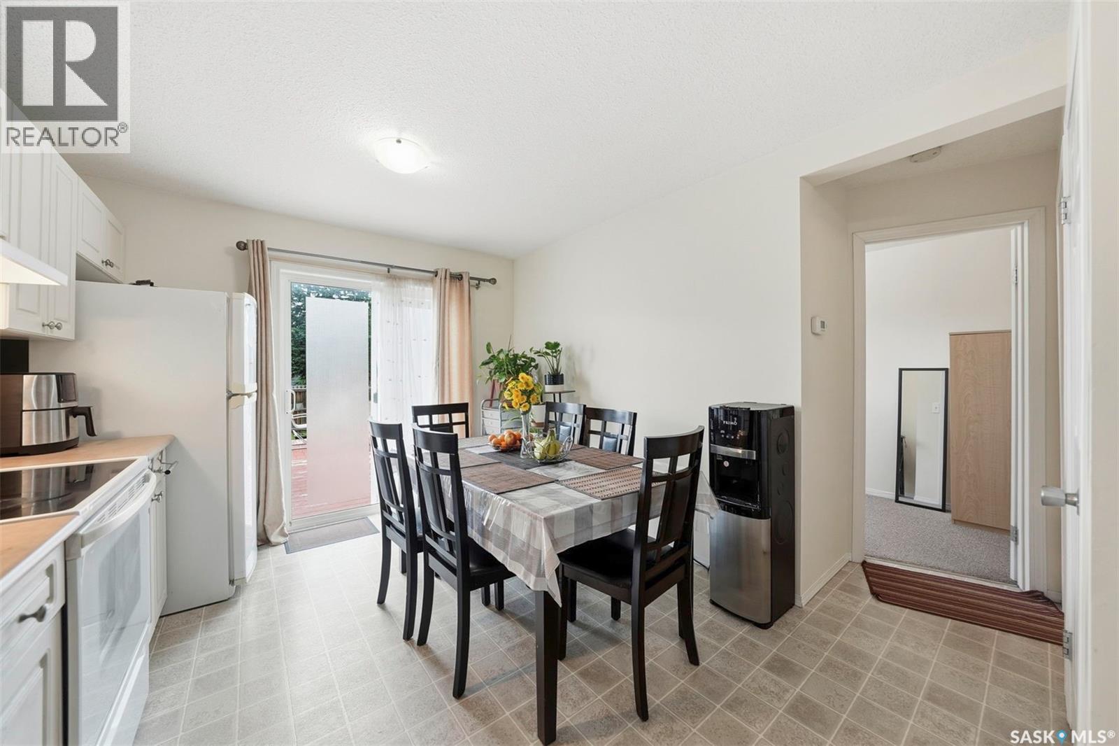 214 Dunlop STREET - 14