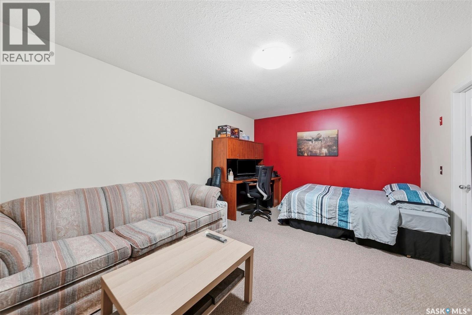 214 Dunlop STREET — photo 20