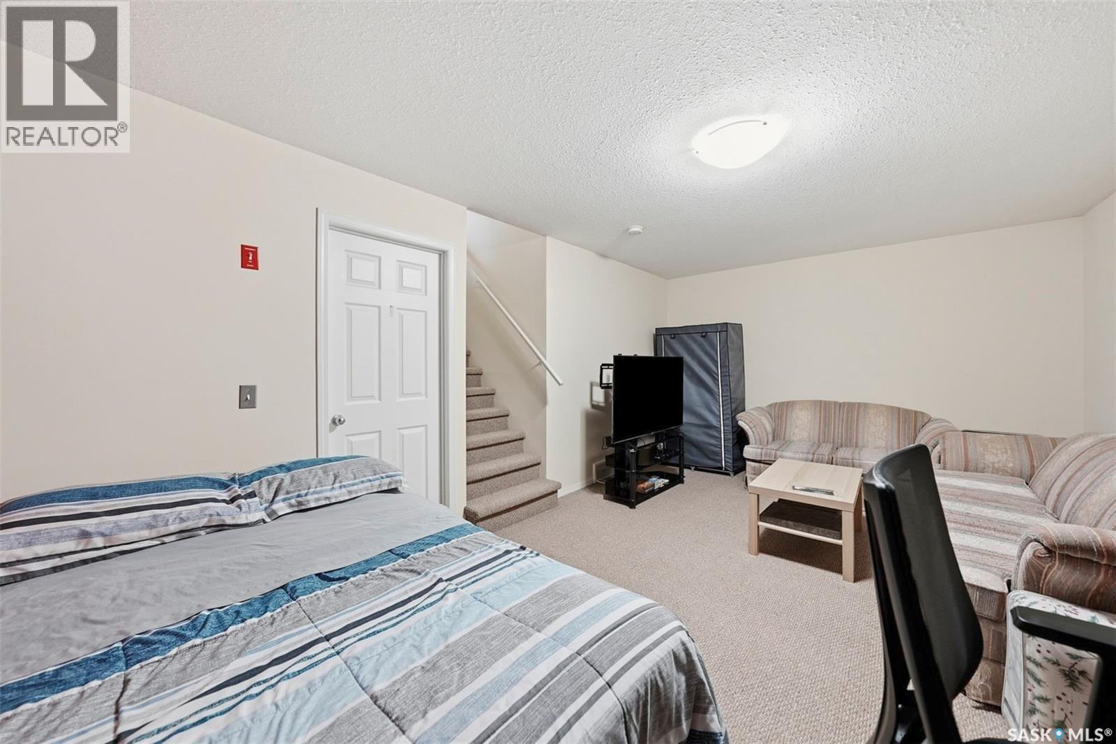 214 Dunlop STREET — photo 21