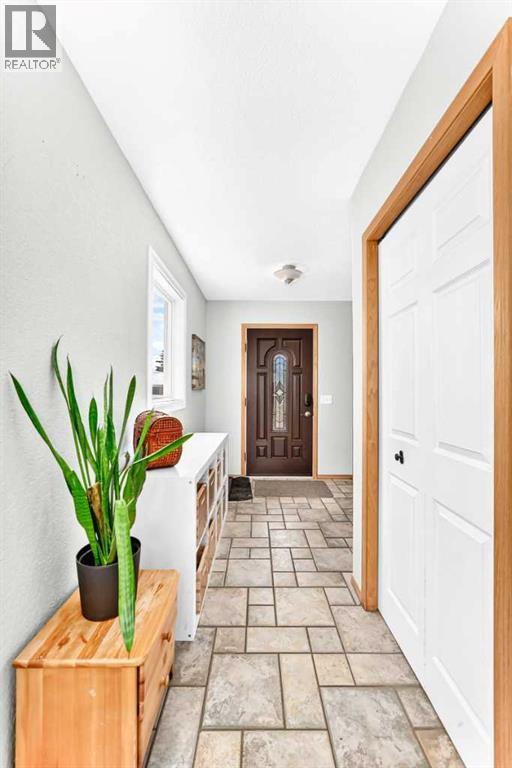 107 2A Avenue NW - 5