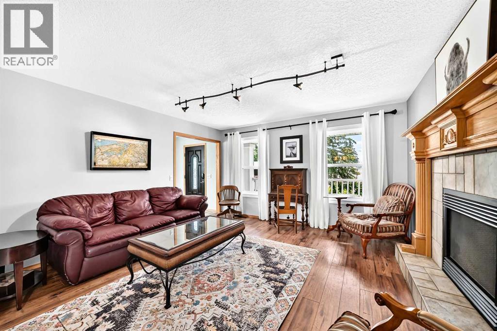 107 2A Avenue NW - 8
