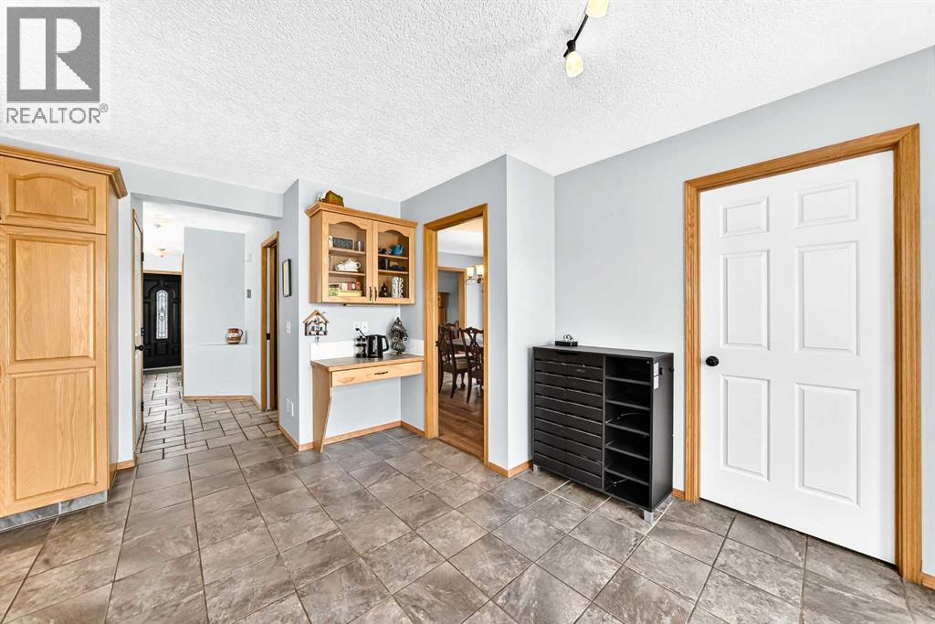 107 2A Avenue NW - 10