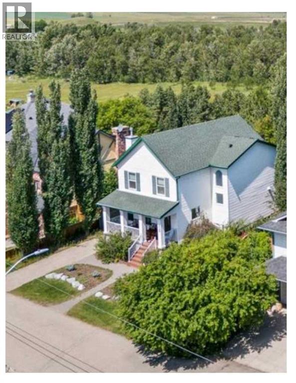 107 2A Avenue NW - 1