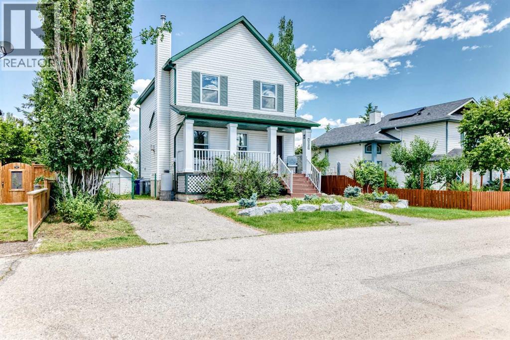 107 2A Avenue NW - 3