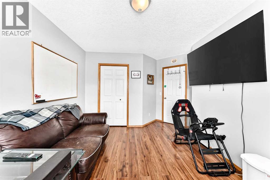 107 2A Avenue NW - 44