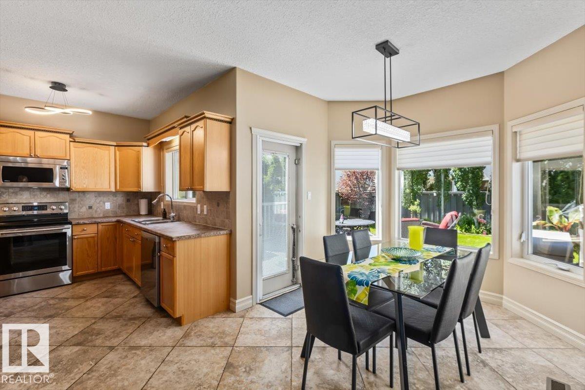19 ORLANDO DR — photo 8
