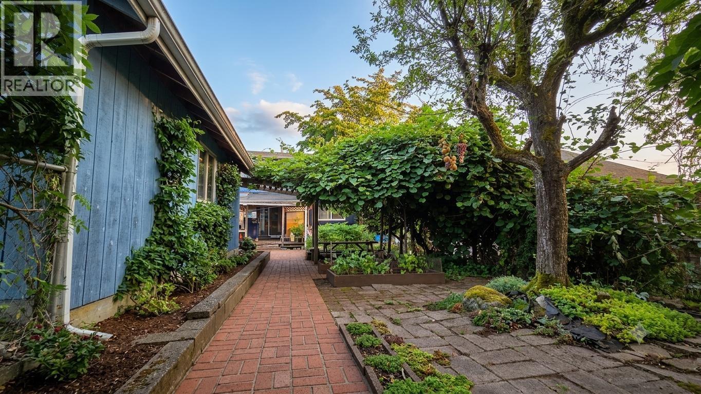 236 LEBLEU STREET, Coquitlam