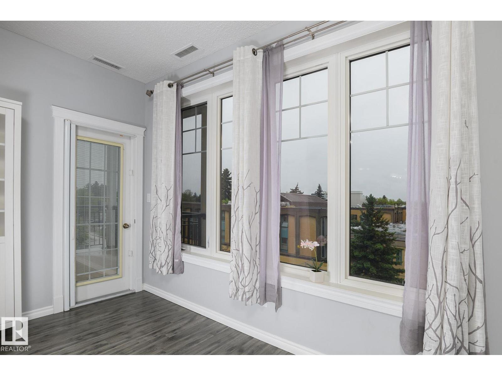 #314 9820 165 ST NW - 27