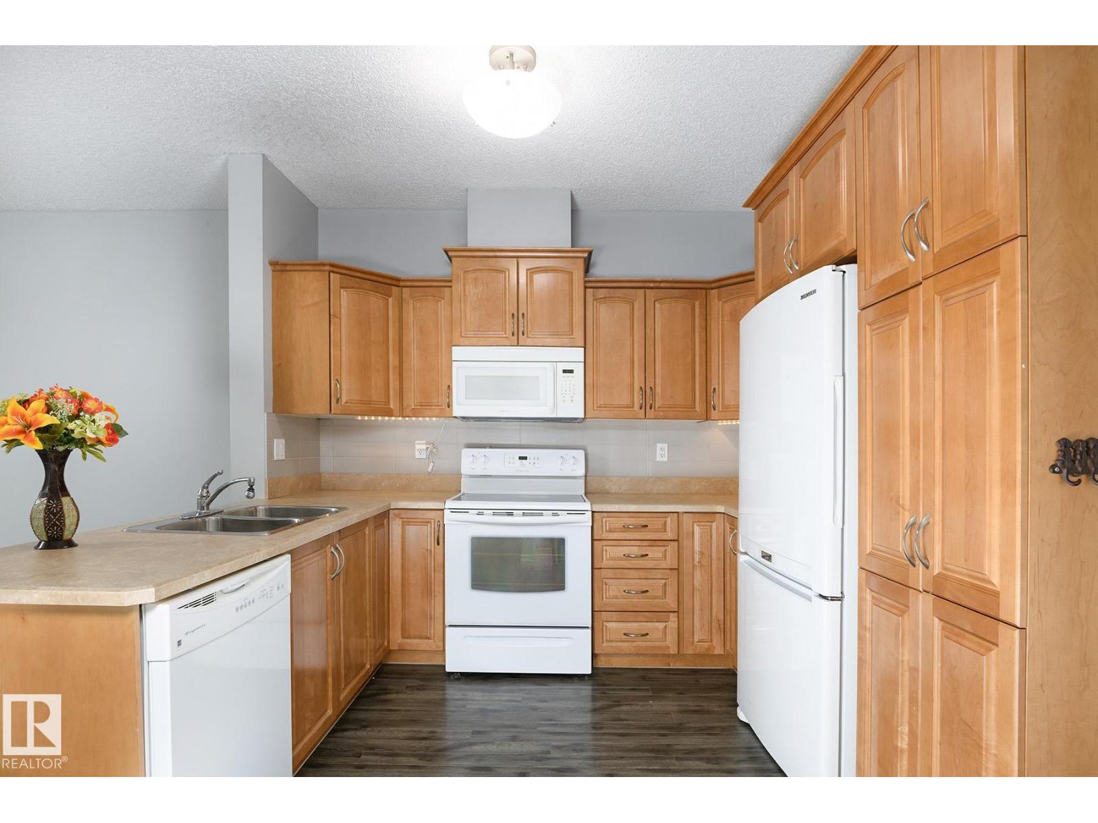 #314 9820 165 ST NW - 6