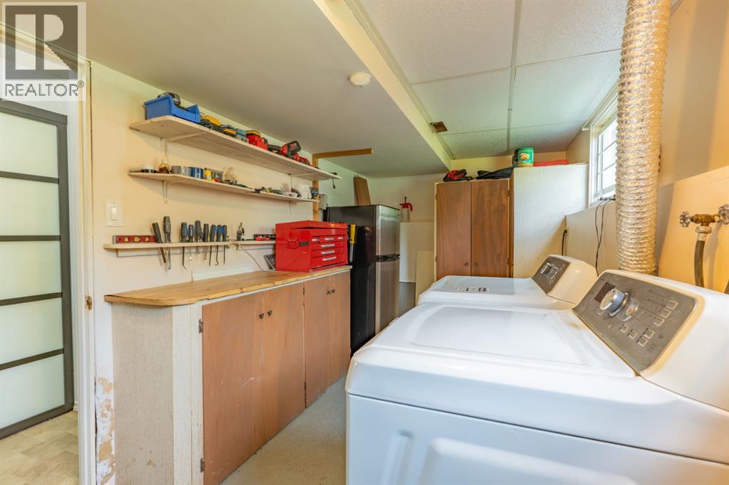 1163 Bassett Crescent NW - 22