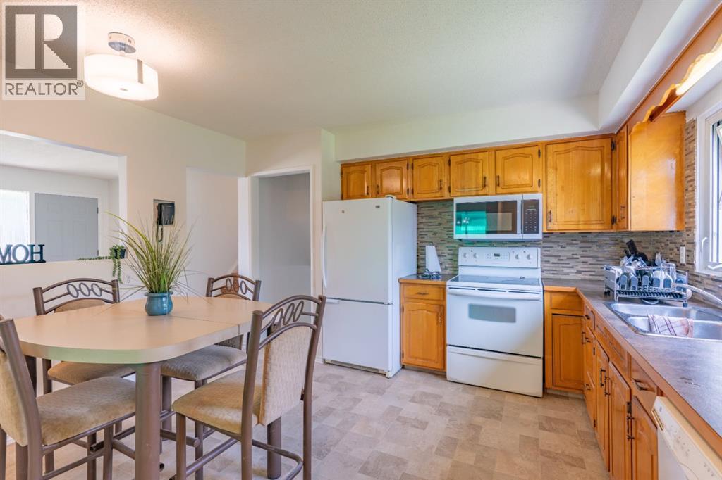 1163 Bassett Crescent NW - 8