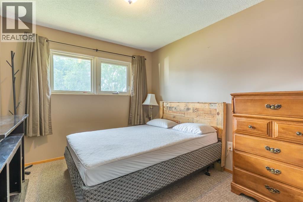 1163 Bassett Crescent NW - 17