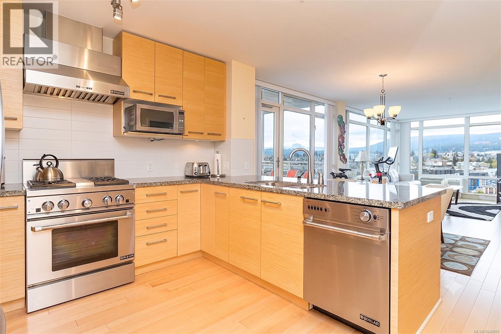 #1402 38 Front St - 4