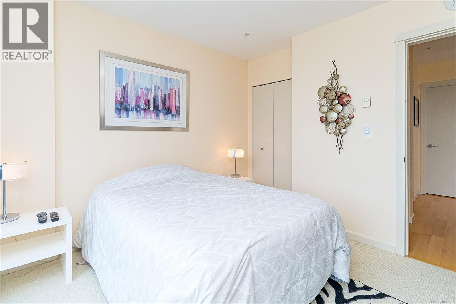 #1402 38 Front St - 23