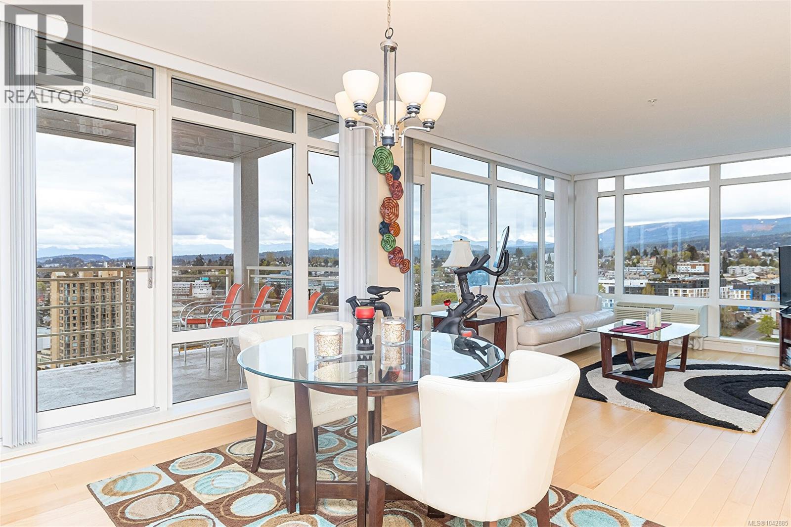 #1402 38 Front St - 11