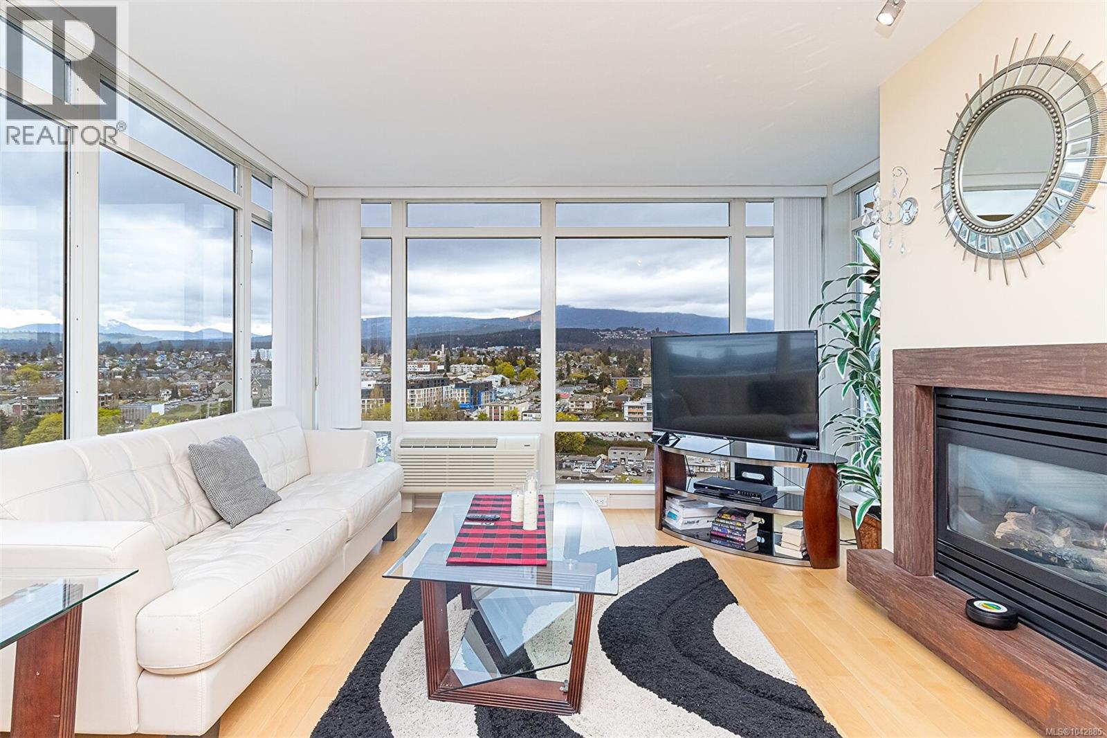 #1402 38 Front St - 13