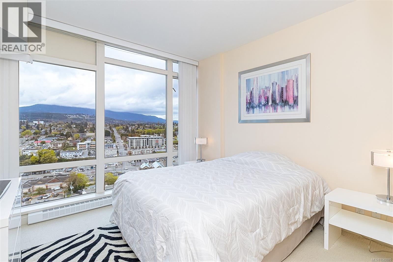 #1402 38 Front St - 21