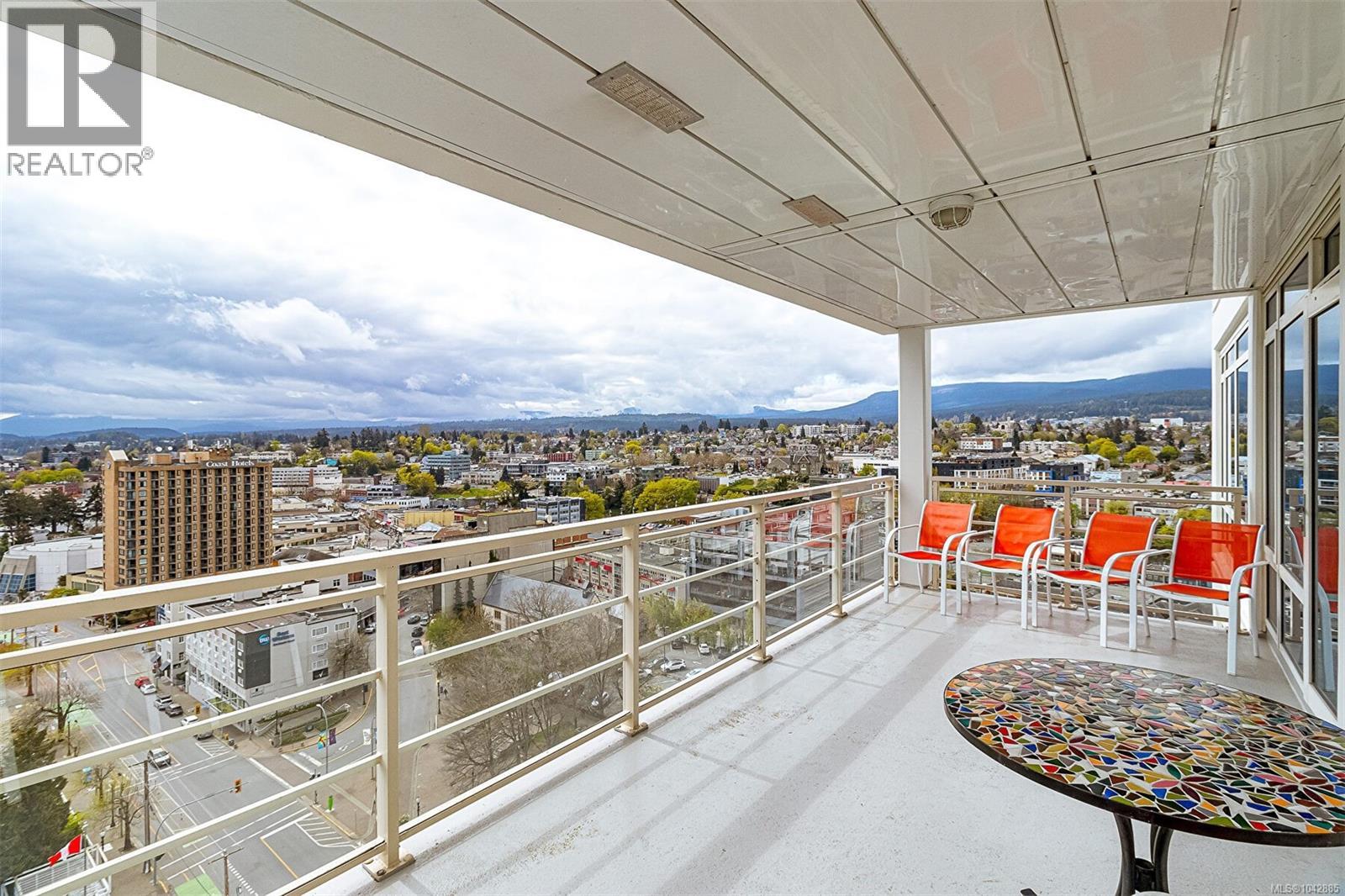 #1402 38 Front St - 30
