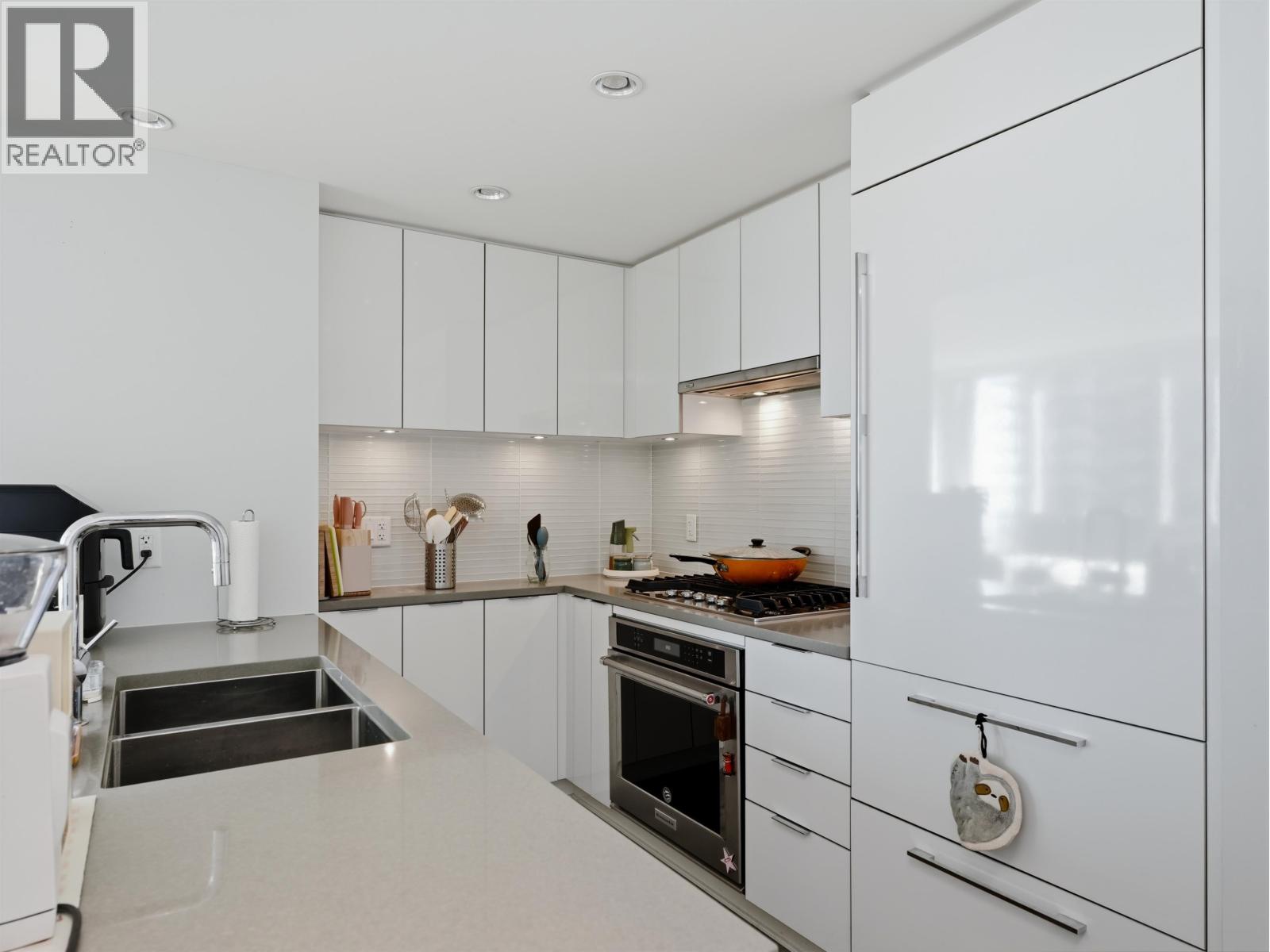 2301 6638 DUNBLANE AVENUE, Burnaby