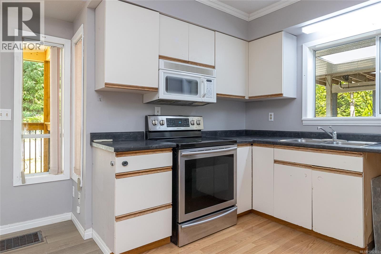 2170 Elizabeth St - 20