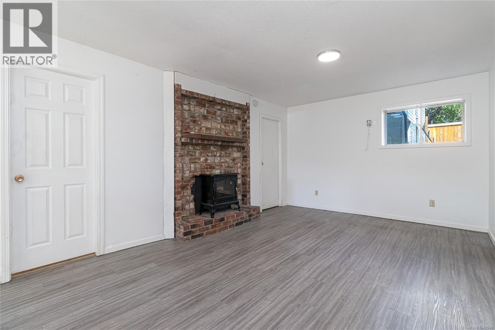2170 Elizabeth St - 33