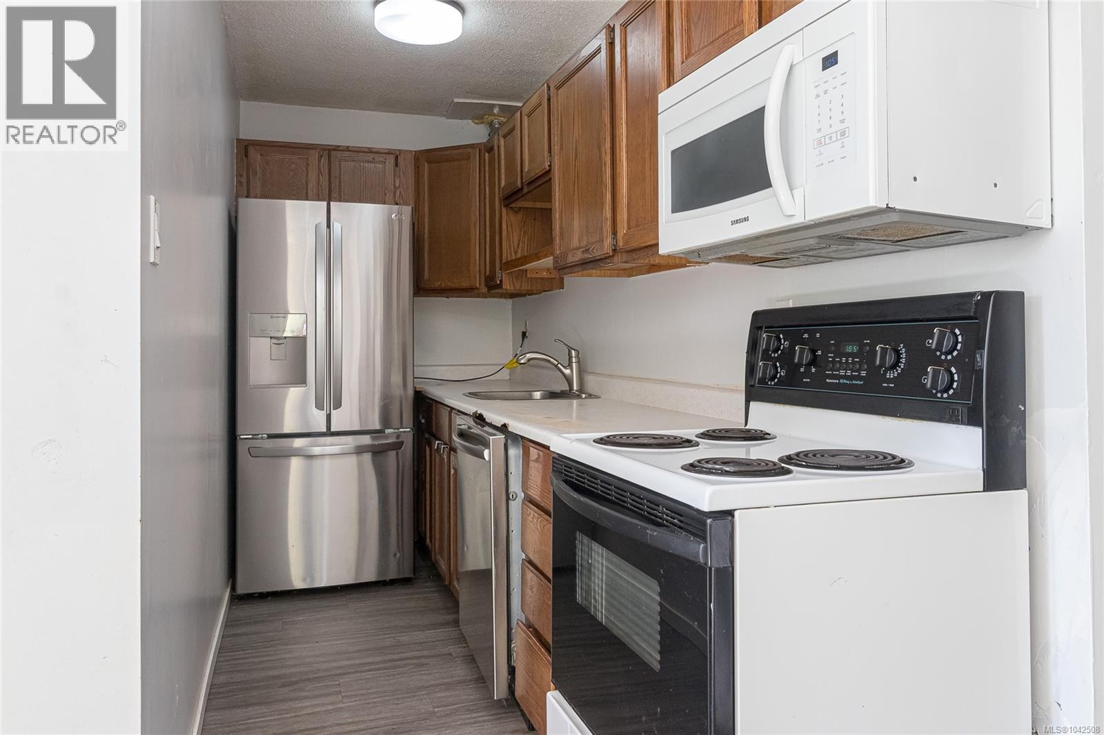 2170 Elizabeth St - 36