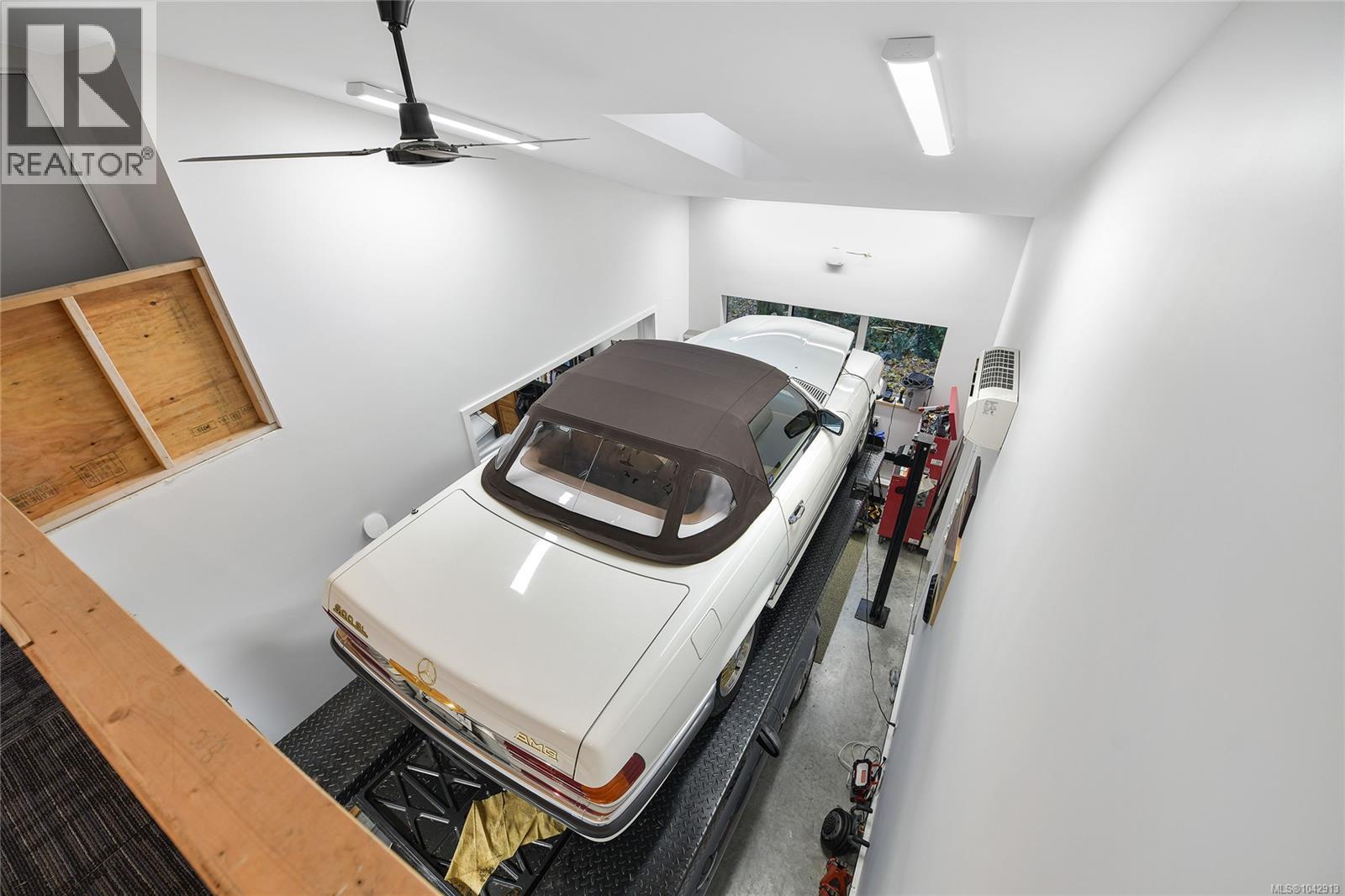 851 Sayward Rd - 46