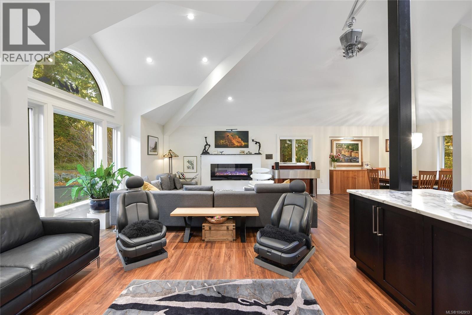 851 Sayward Rd - 7