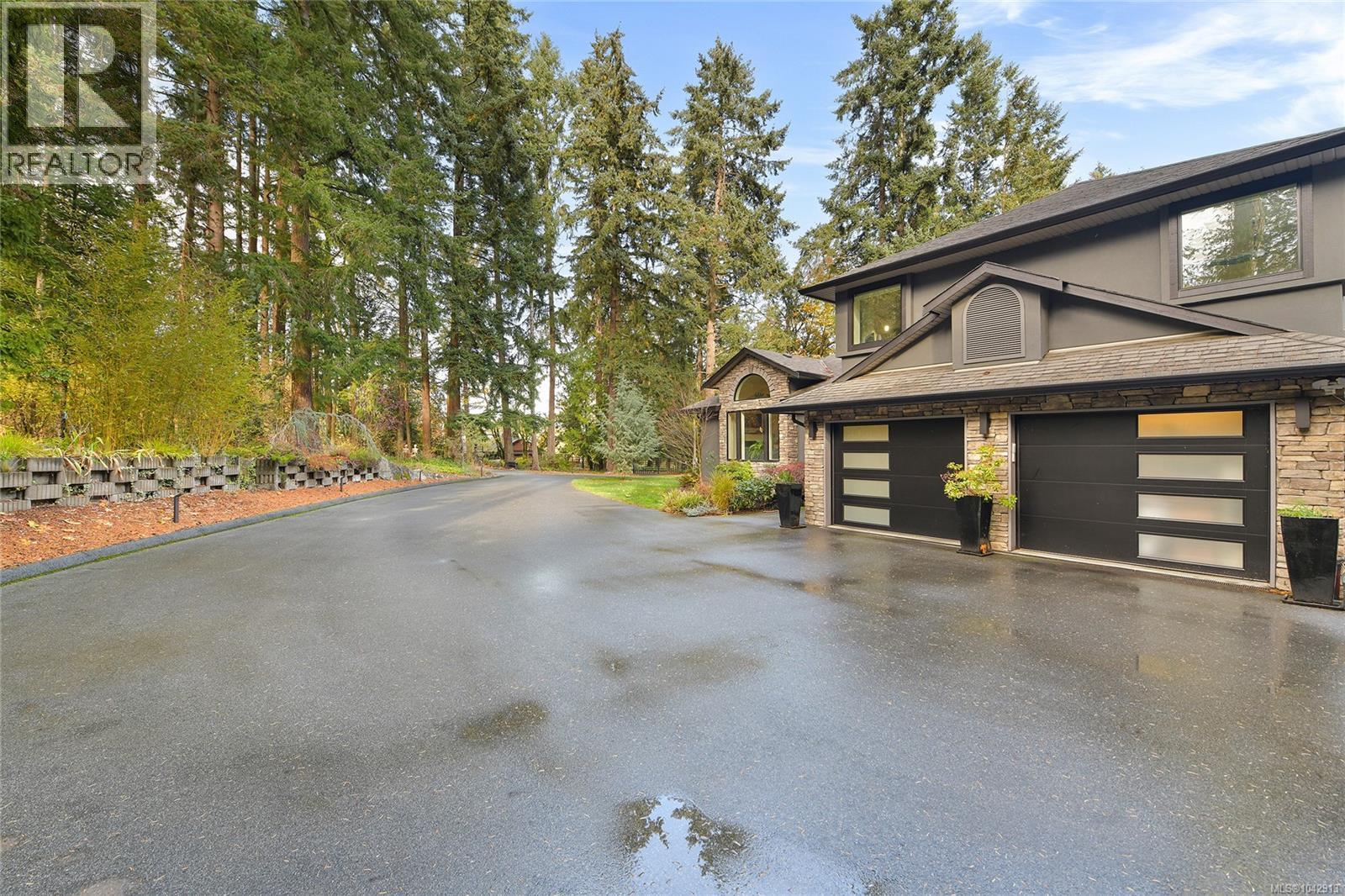 851 Sayward Rd - 74