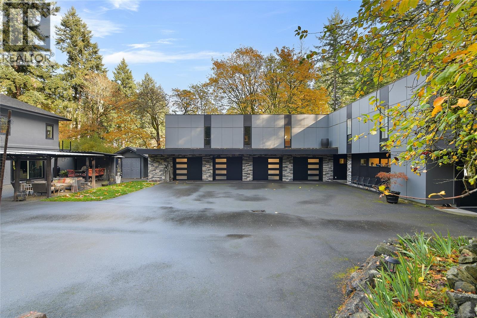 851 Sayward Rd - 75