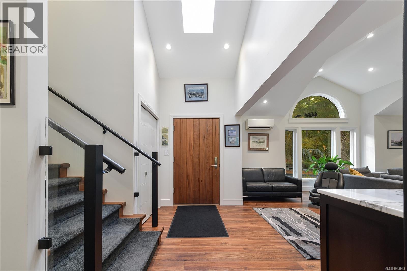 851 Sayward Rd - 8