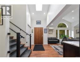 Living room - 851 Sayward Rd, Saanich, BC V8Y1R5 Photo 8