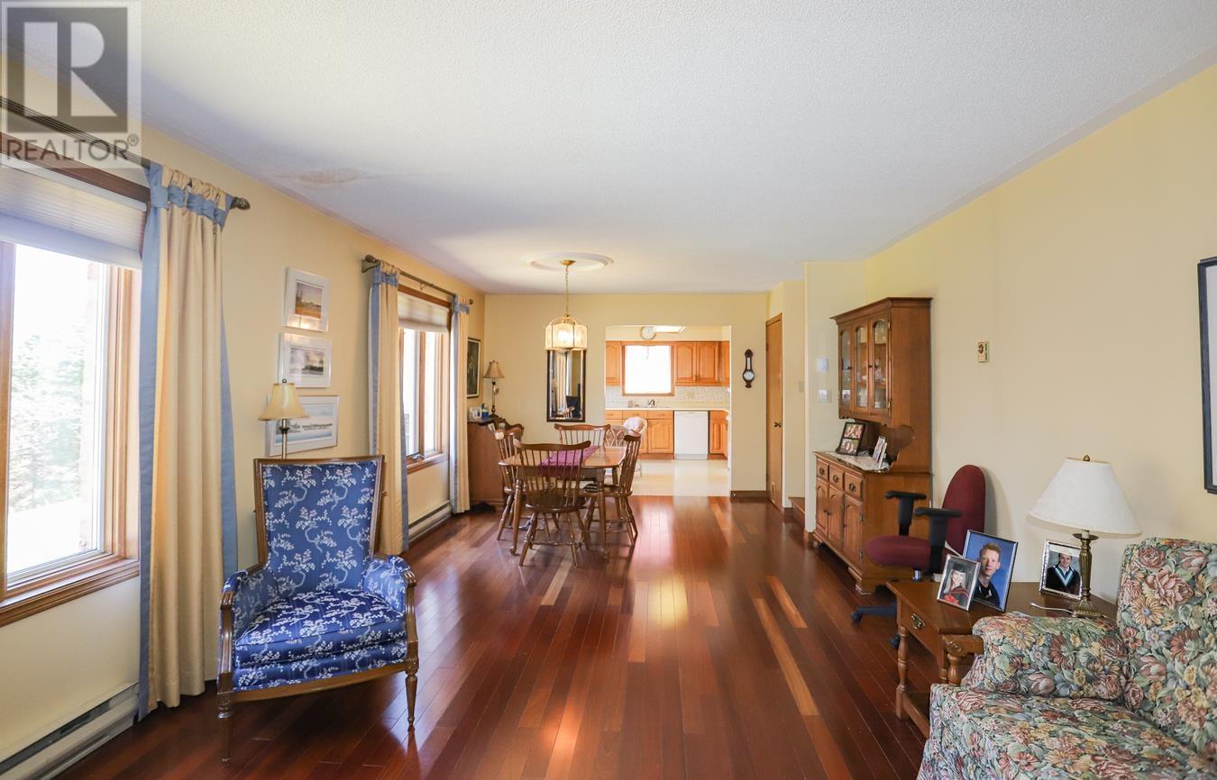 56 Prince Charles CRES - 23