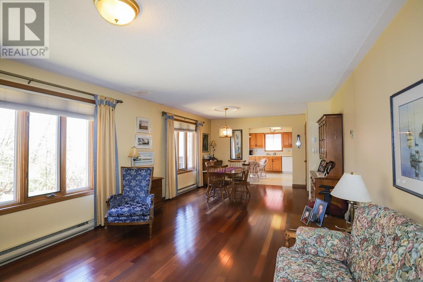 56 Prince Charles CRES - 22