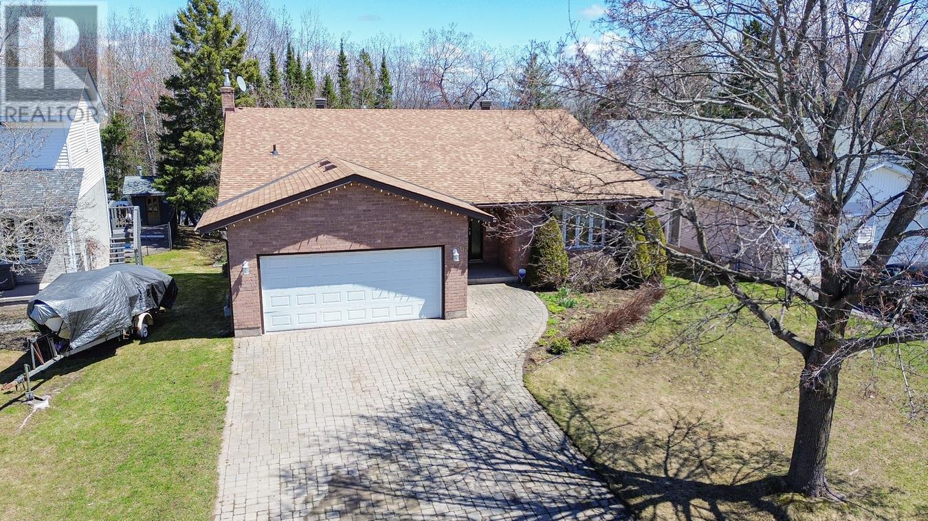 56 Prince Charles CRES - 50