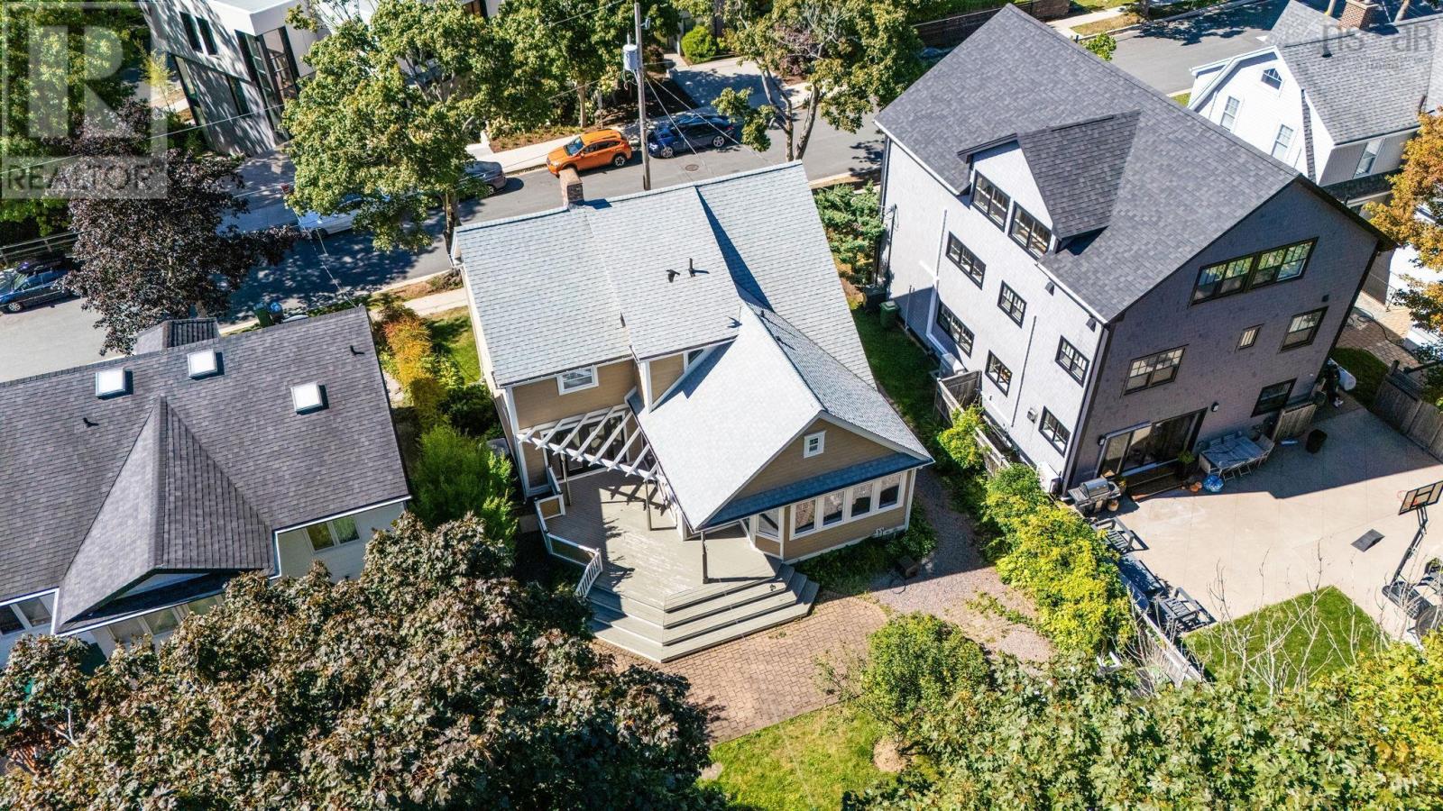 1139 Dalhousie Street - 2