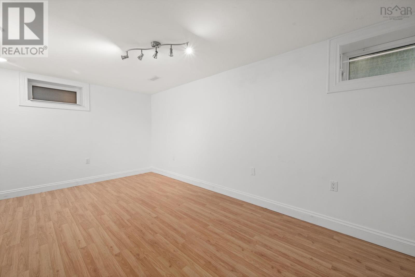 1139 Dalhousie Street - 38