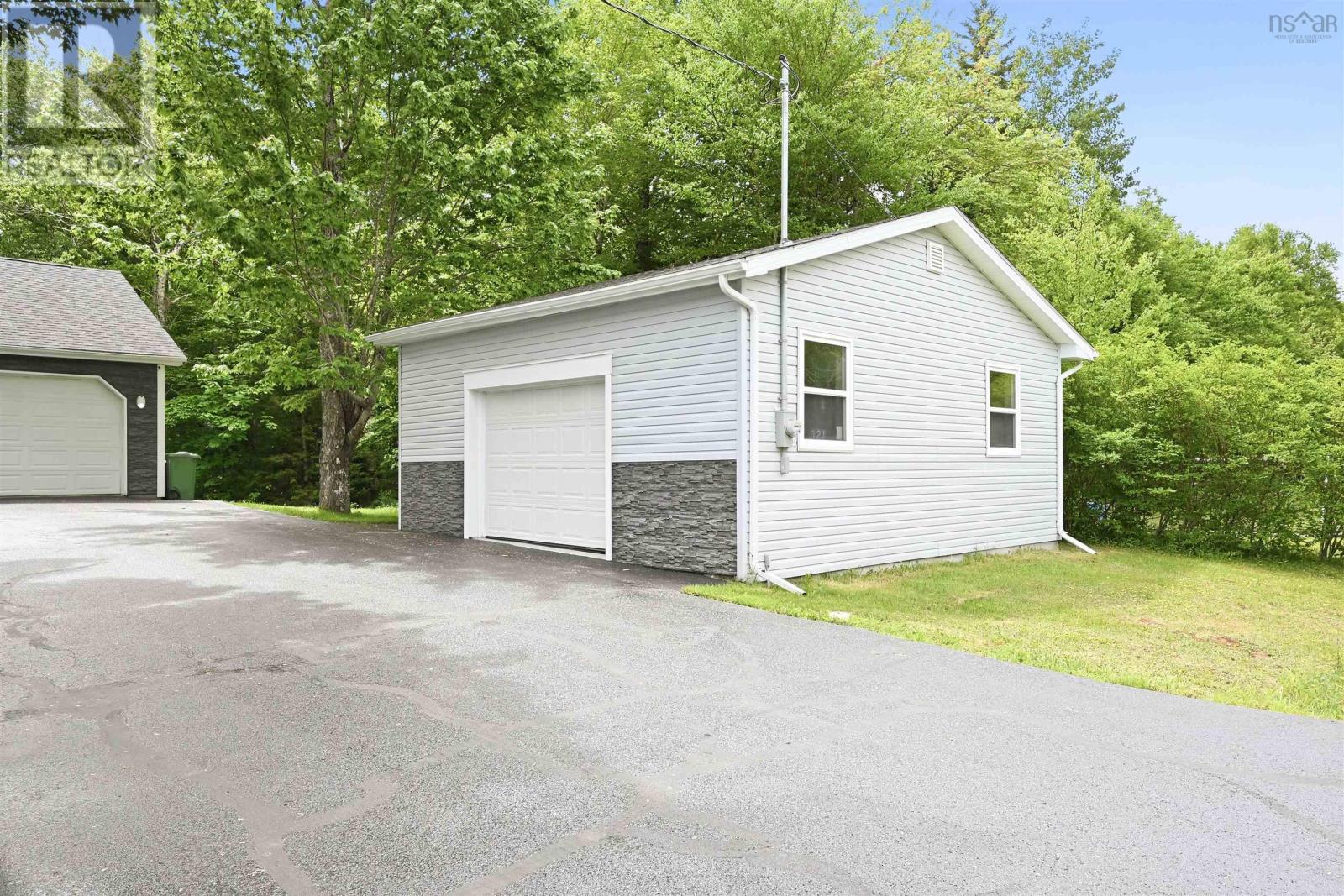 321 NORMAN Boulevard - 3