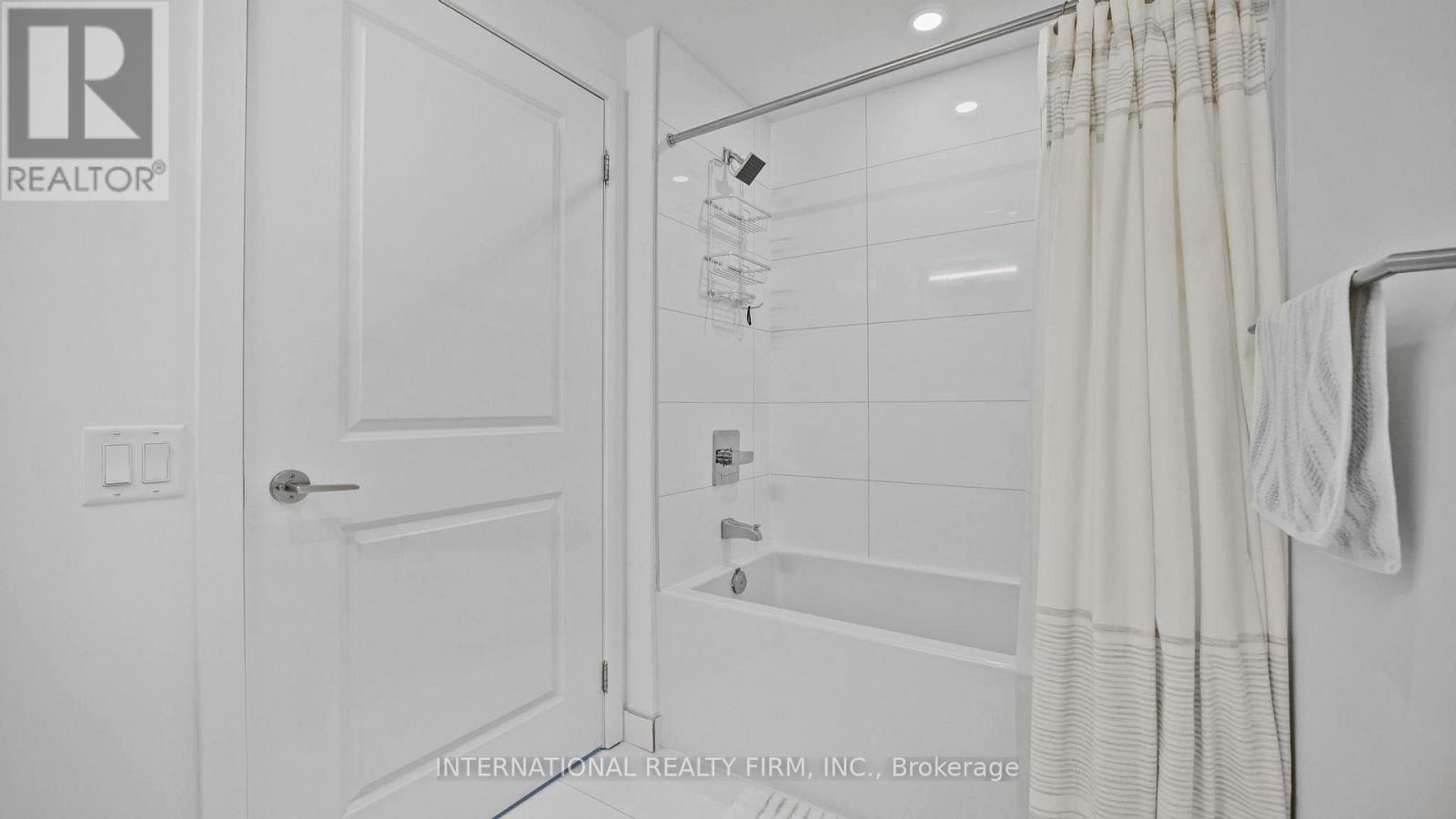 #4602 395 BLOOR STREET E - 32
