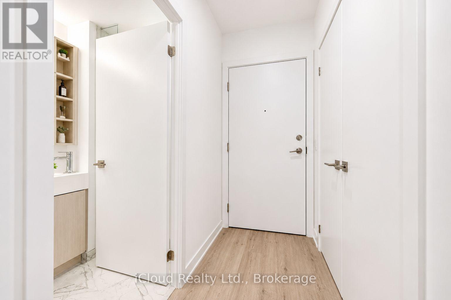 #4012 252 CHURCH STREET - 2