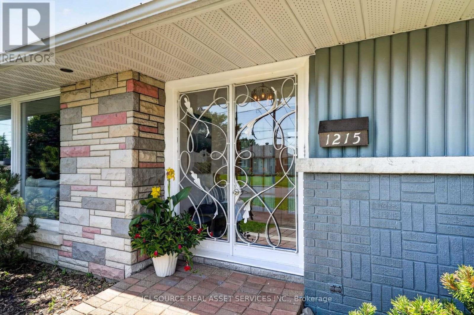 1215 PRINCESS STREET - 4