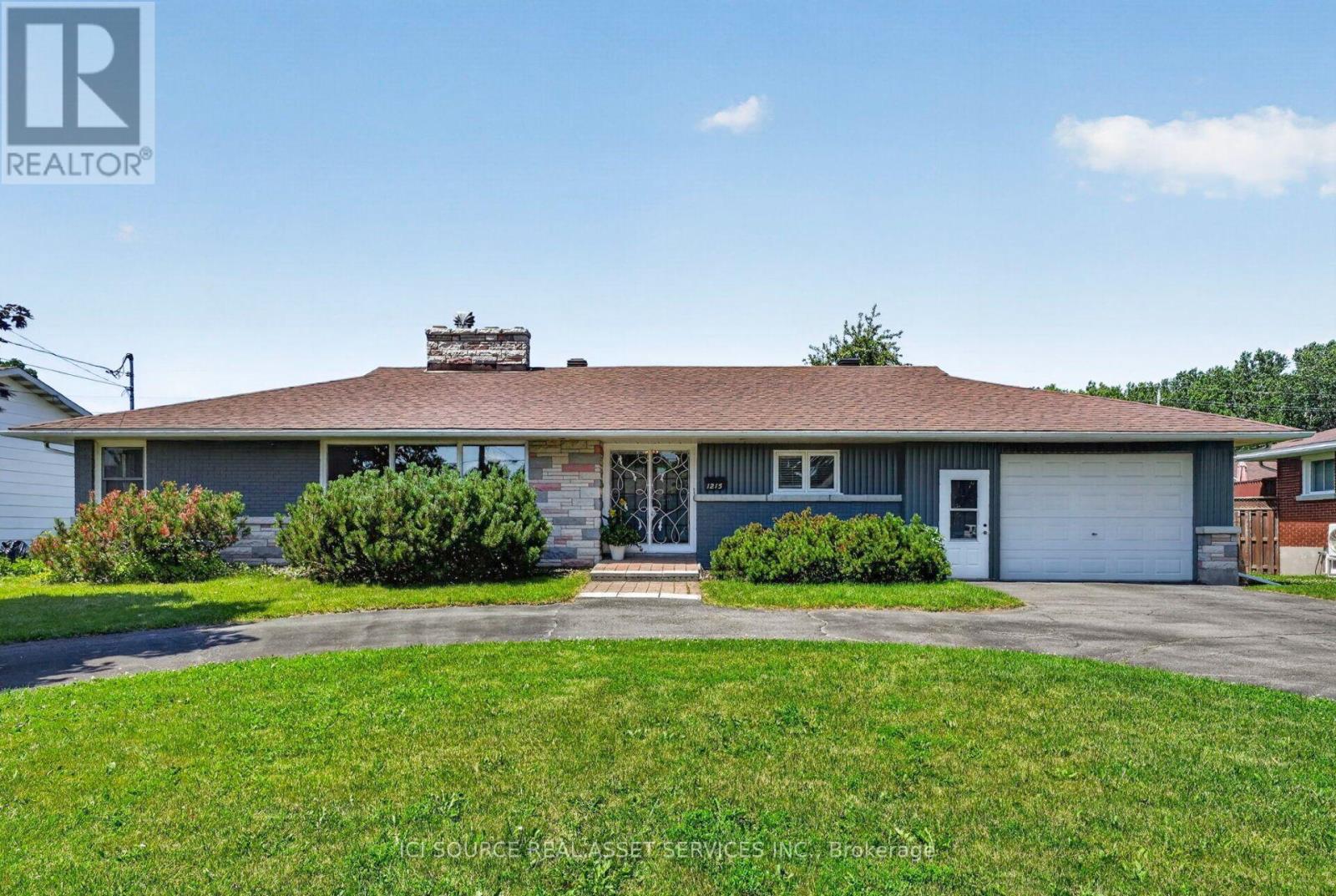 1215 PRINCESS STREET - 1
