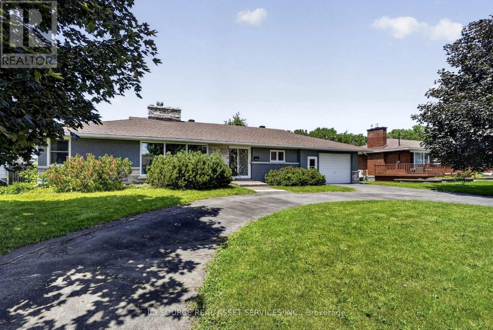 1215 PRINCESS STREET - 3