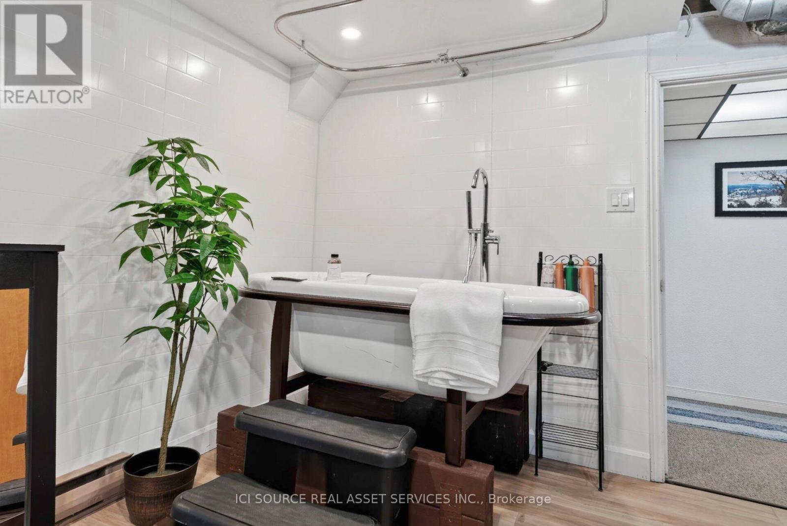 1215 PRINCESS STREET - 35