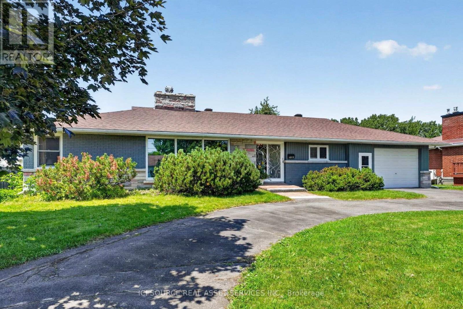 1215 PRINCESS STREET - 2