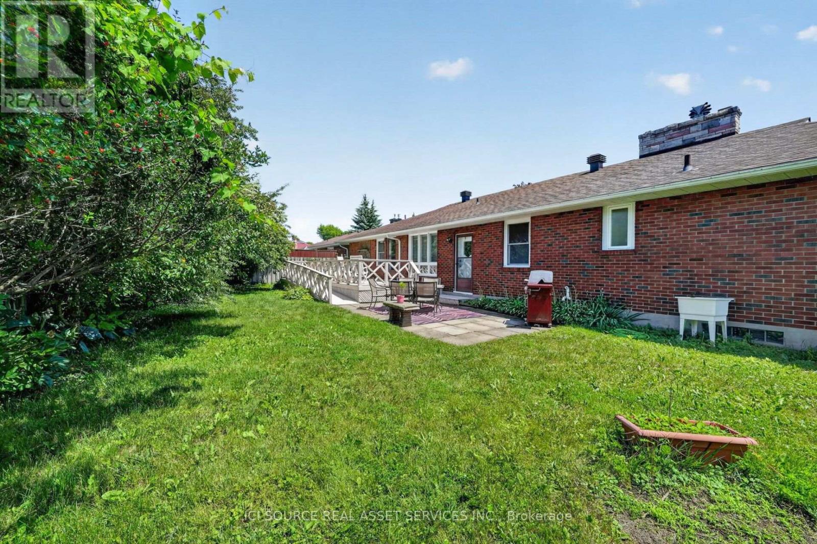 1215 PRINCESS STREET - 40