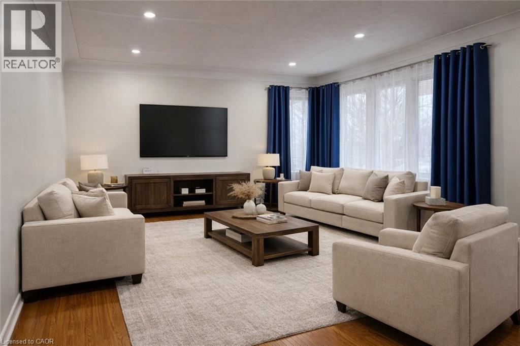 148 SIEBERT Avenue Unit# Upper — photo 3